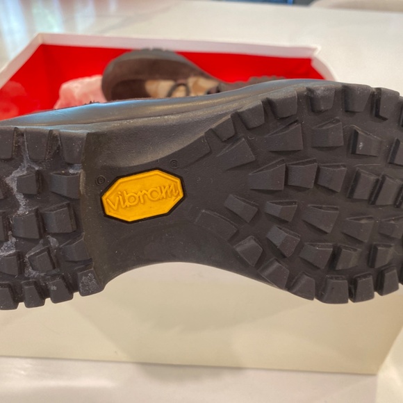 Coach snow boots size 6.5 width M - Picture 3 of 3